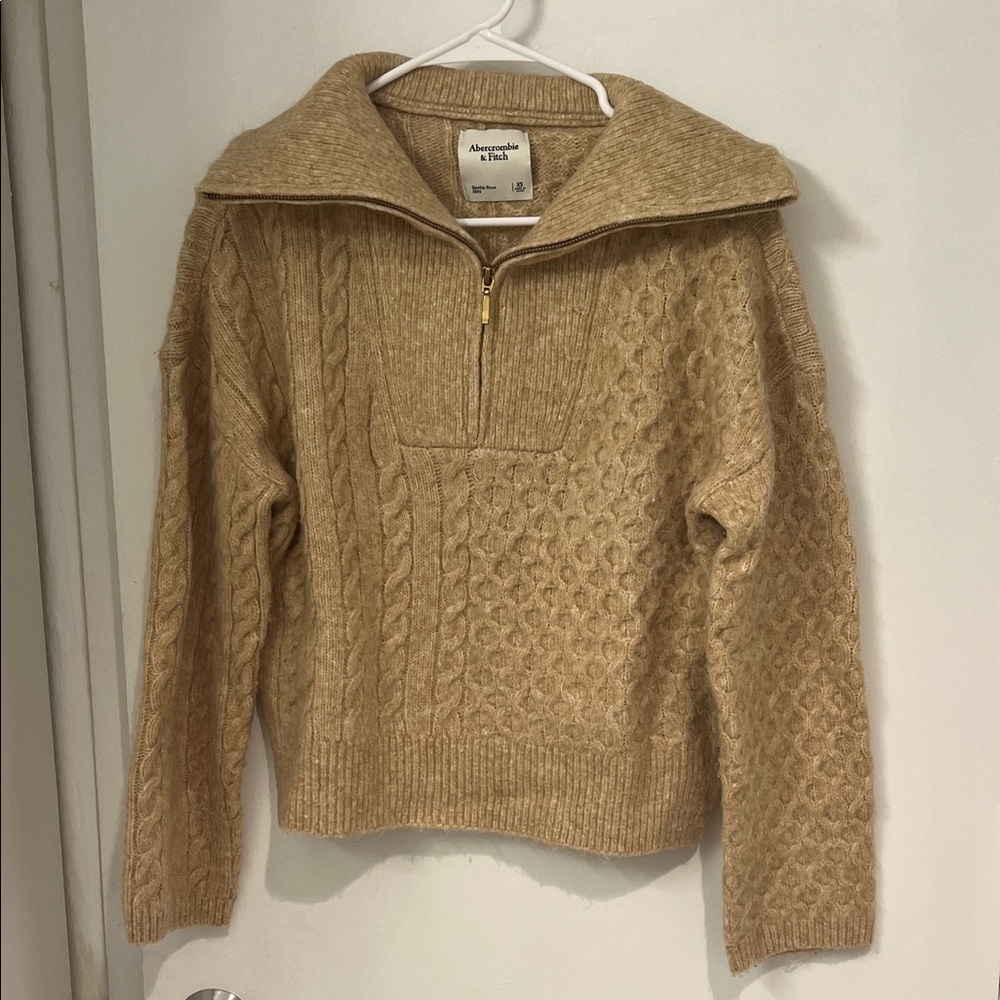 Abercrombie & Fitch Beige Cable Knit Sweater